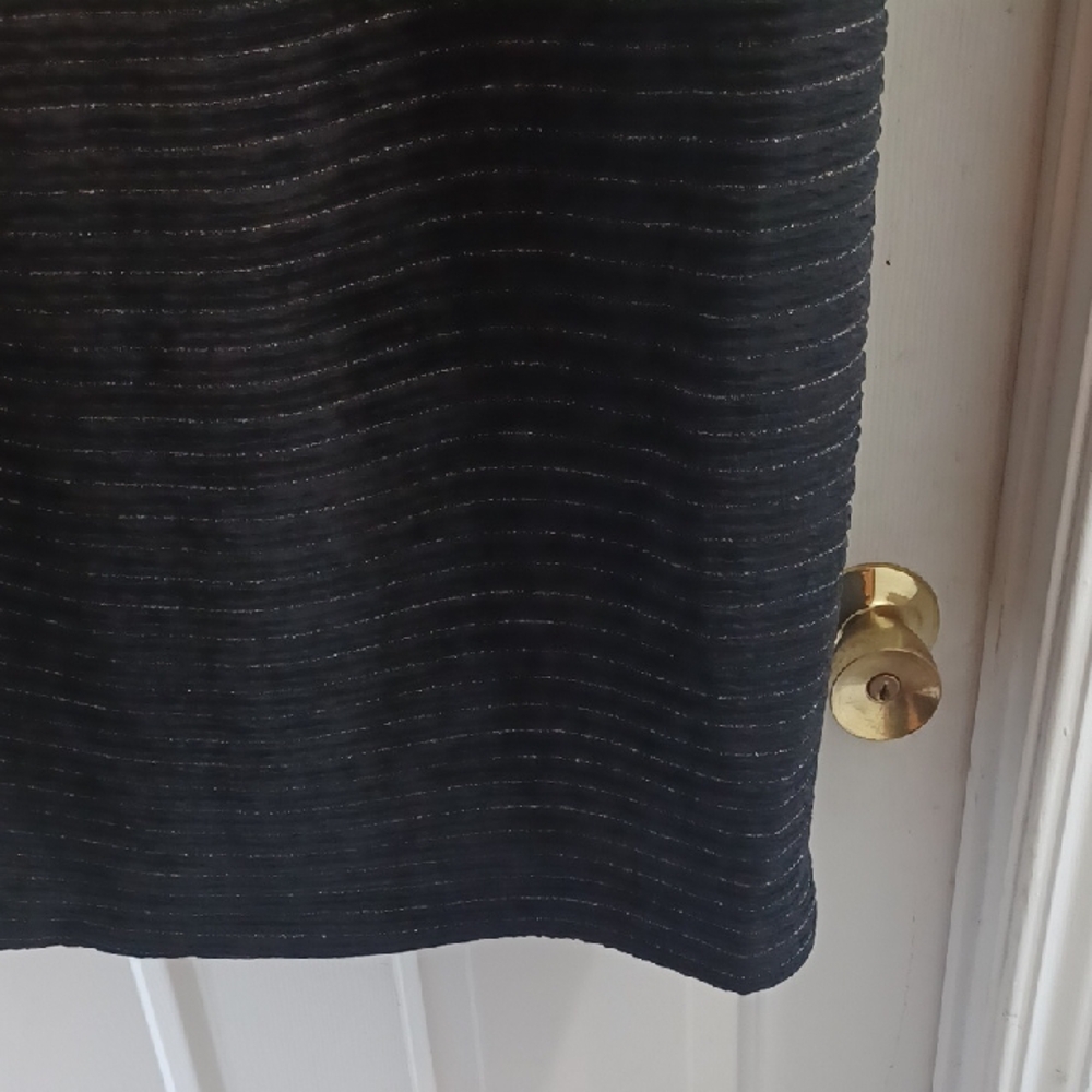 Chic Black Sleeveless Dress with Chain Detail, 24W - Picture 6 of 10